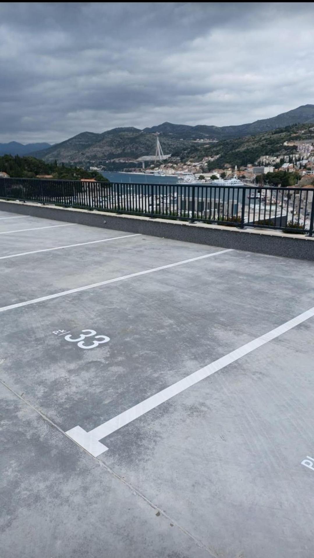 Апартаменты Lupo Gravosa Free Parking Дубровник Экстерьер фото